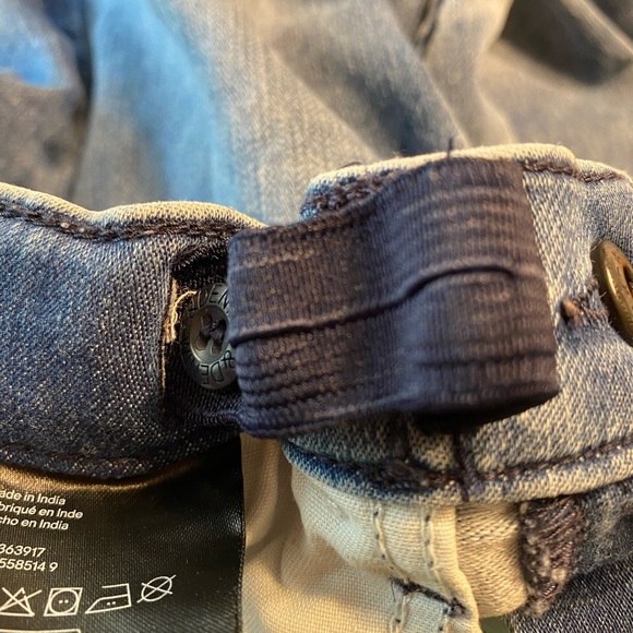 Denim kids jeans.  Size 4–5.  Super soft, elastic waist with adjustment bands - Picture 8 of 11